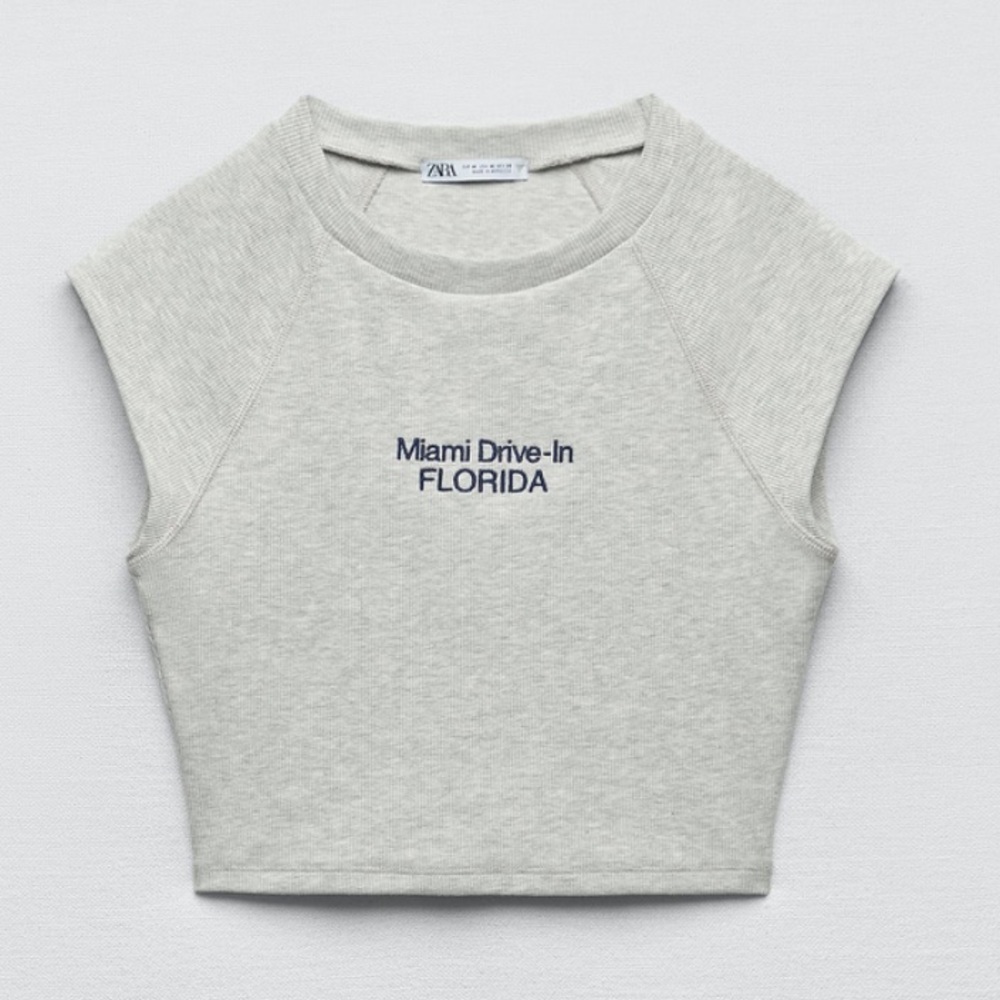 ZARA EMBROIDERED SLOGAN TOP SIZE CROPPED SIZE M